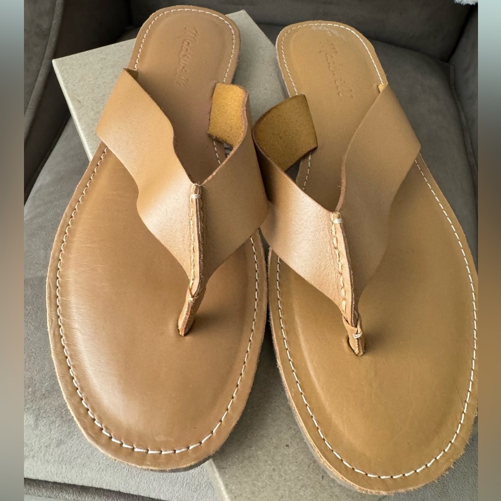 Madewell ‘The Boardwalk Thong Sandal’ in Desert Camel; women’s 8M. Like new.